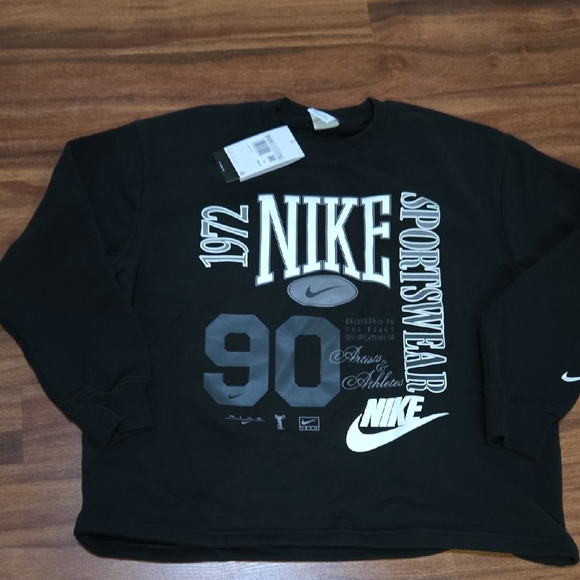 Nike Sportswear Oversized CREWNECK Black Graphic Crewneck Sweater Medium Nwt - Picture 1 of 8